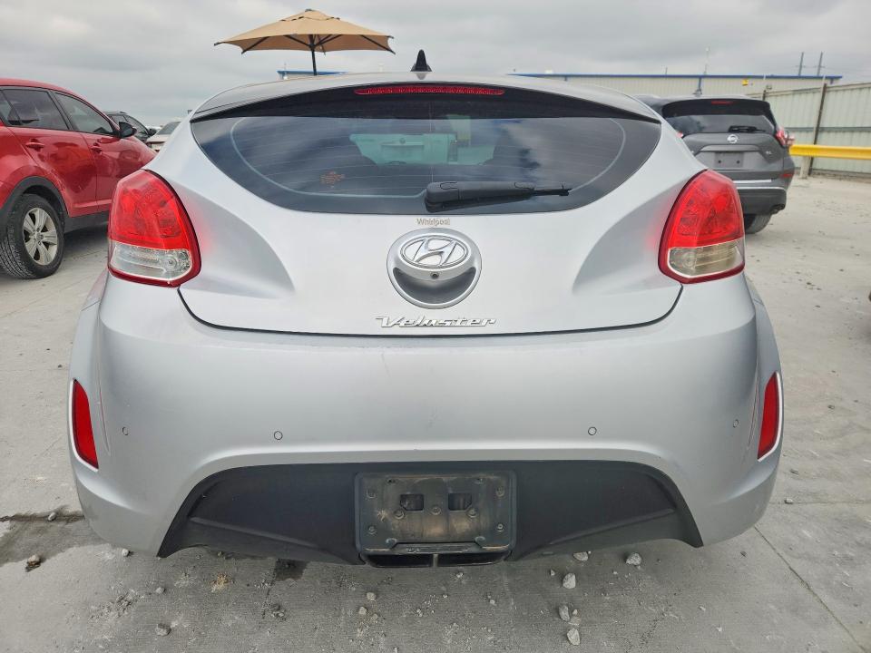 Photo 6 from auction – 2014 HYUNDAI VELOSTER with VIN KMHTC6AD3EU188582
