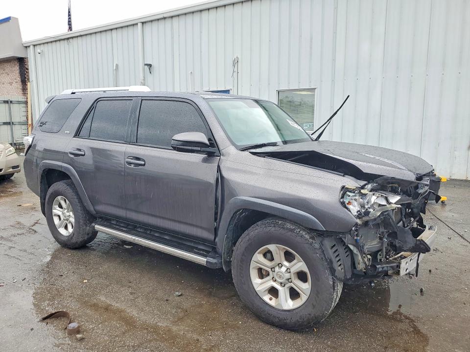 Photo 4 from auction – 2015 TOYOTA 4RUNNER with VIN JTEZU5JR3F5084845