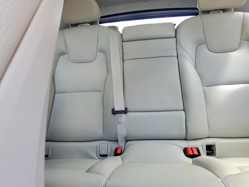 Photo 10 from auction – 2019 VOLVO XC60 with VIN LYV102RK0KB292789