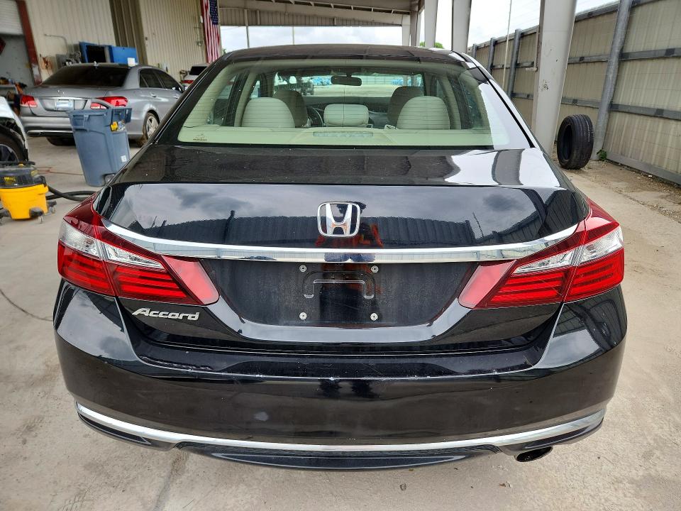 Photo 6 from auction – 2017 HONDA ACCORD with VIN 1HGCR2F38HA263408