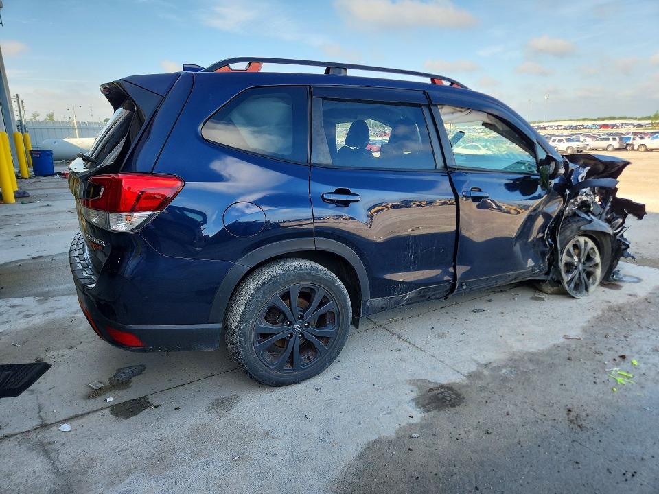 Photo 3 from auction – 2019 SUBARU FORESTER with VIN JF2SKAPC5KH540300