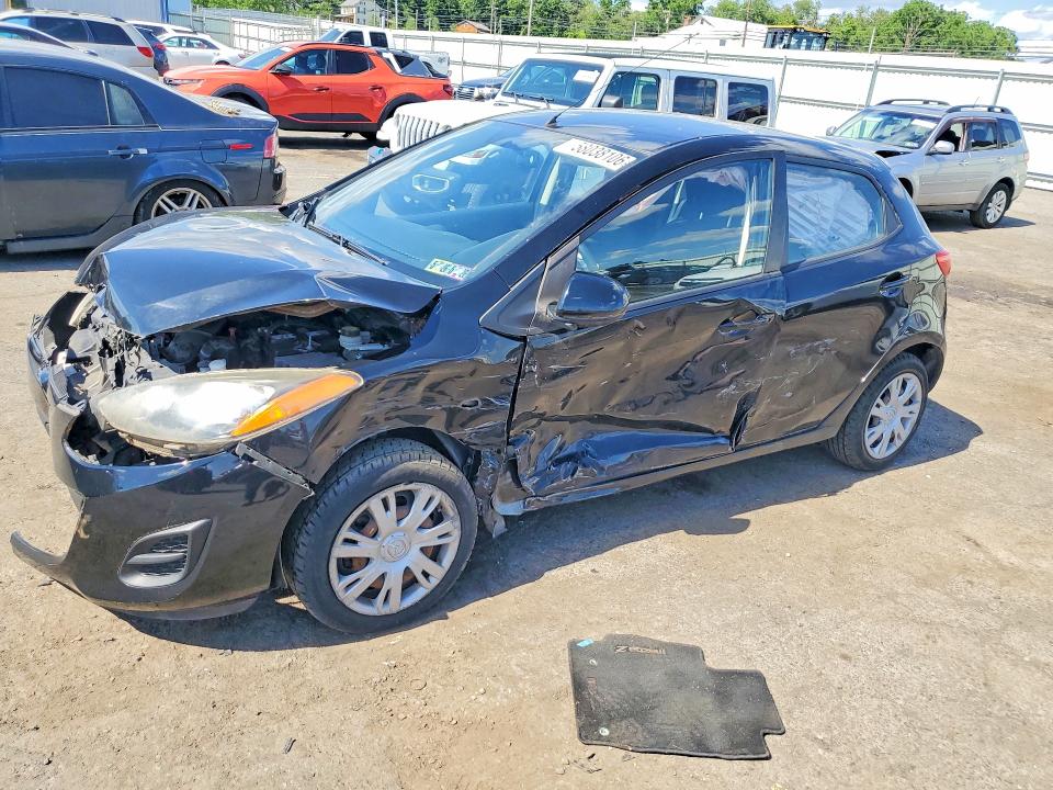 2013 MAZDA MAZDA2