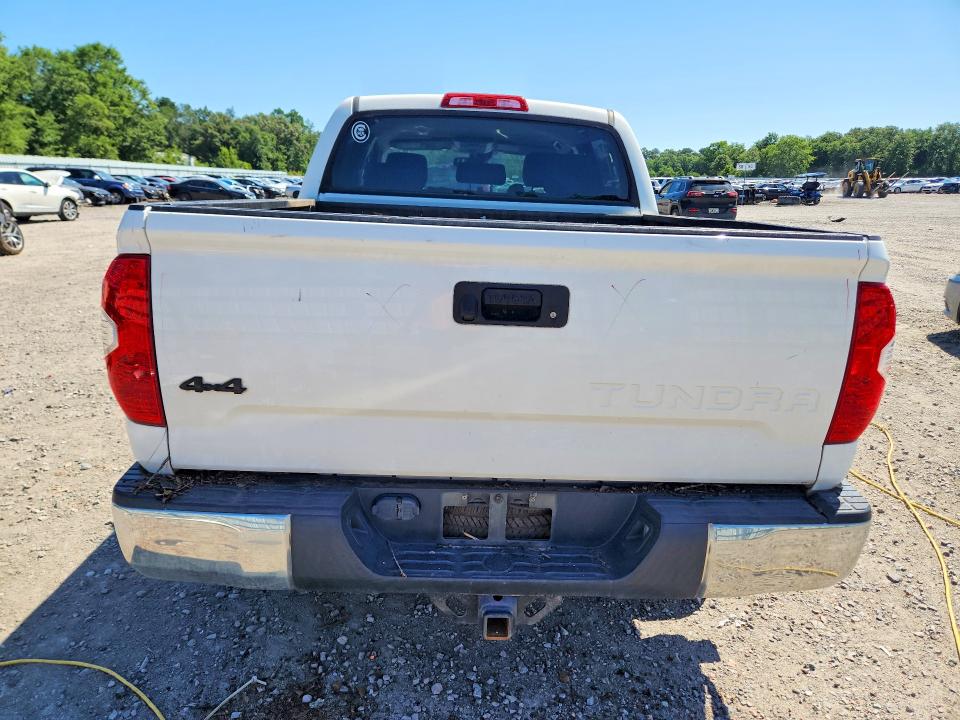 Photo 6 from auction – 2018 TOYOTA TUNDRA with VIN 5TFDW5F15JX697574