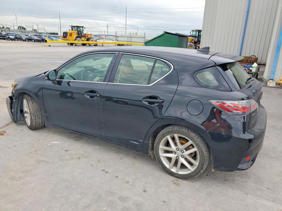 Photo 2 from auction – 2015 LEXUS CT with VIN JTHKD5BH1F2223737