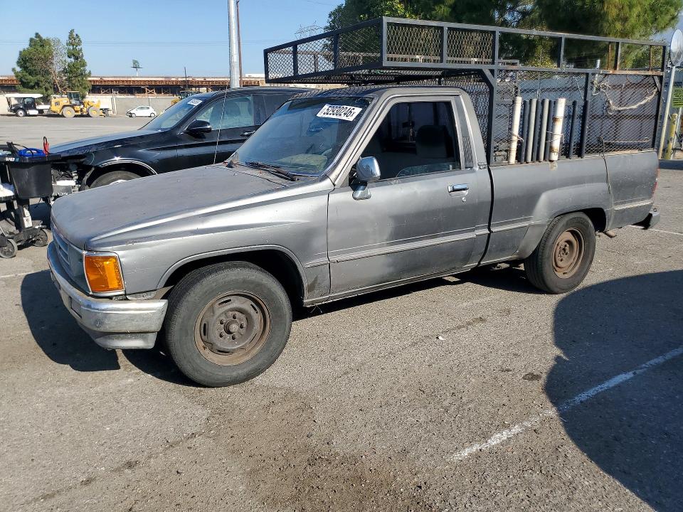 TOYOTA PICKUP 1988 with VIN JT4RN50A2J5163901 - Photo from auction