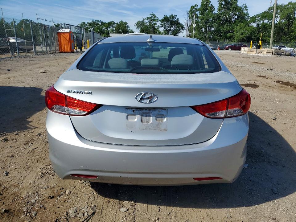 Photo 6 from auction – 2013 HYUNDAI ELANTRA with VIN 5NPDH4AE5DH401922