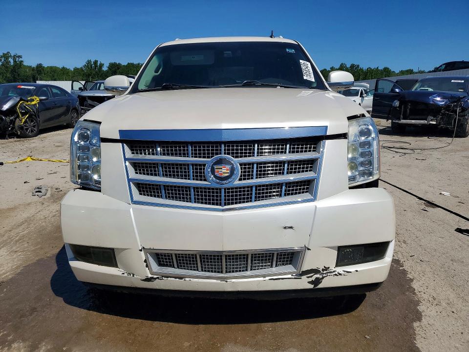 Photo 5 from auction – 2011 CADILLAC ESCALADE with VIN 1GYS4JEF9BR154814