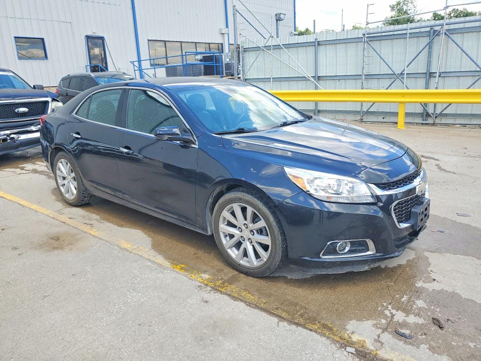 Foto 4 de la subasta – 2015 CHEVROLET MALIBU con VIN 1G11F5SLXFF266910