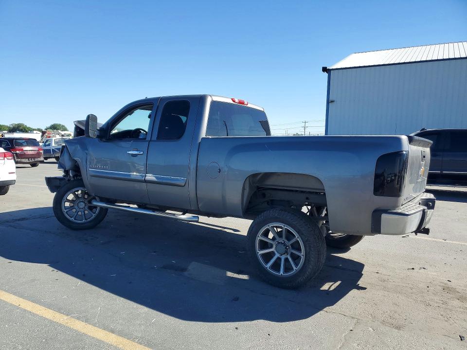 Photo 2 from auction – 2013 CHEVROLET SILVERADO with VIN 1GCRCSE00DZ170802