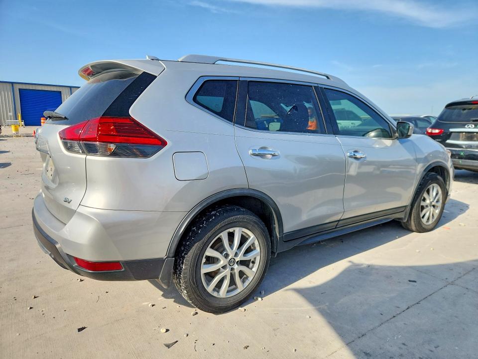 Photo 3 from auction – 2017 NISSAN ROGUE with VIN JN8AT2MTXHW144986