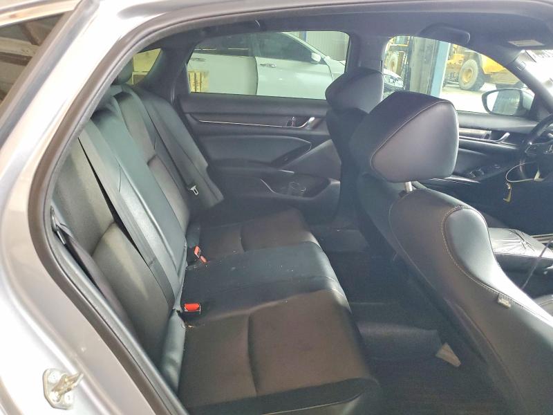 Photo 10 from auction – 2018 HONDA ACCORD with VIN 1HGCV1F38JA102181