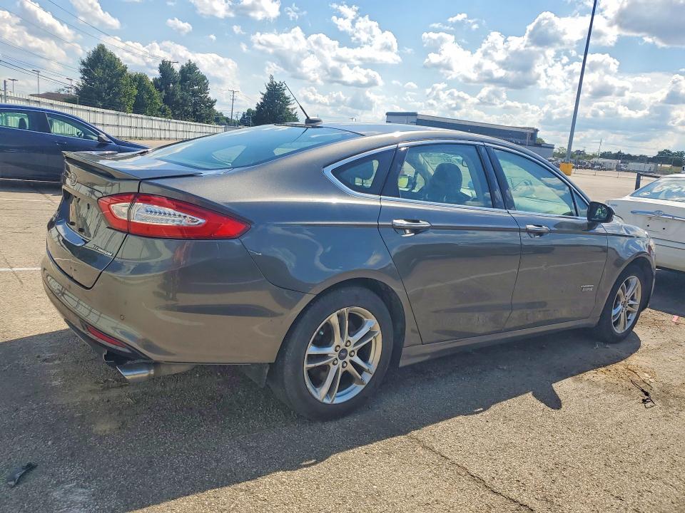 Photo 3 from auction – 2016 FORD FUSION with VIN 3FA6P0SU3GR272175