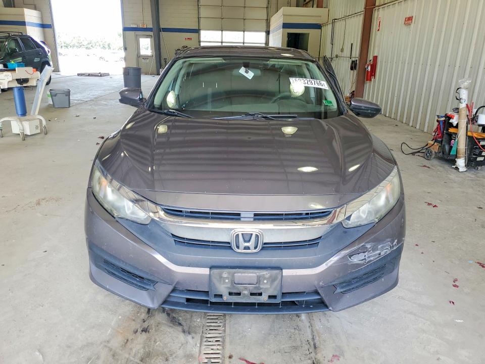 Photo 5 from auction – 2016 HONDA CIVIC with VIN 19XFC2F70GE025032