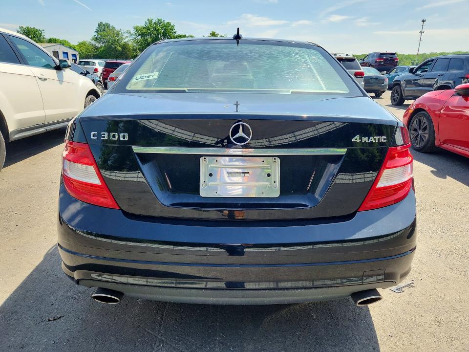 Photo 6 from auction – 2011 MERCEDES-BENZ C with VIN WDDGF8BB4BR150370