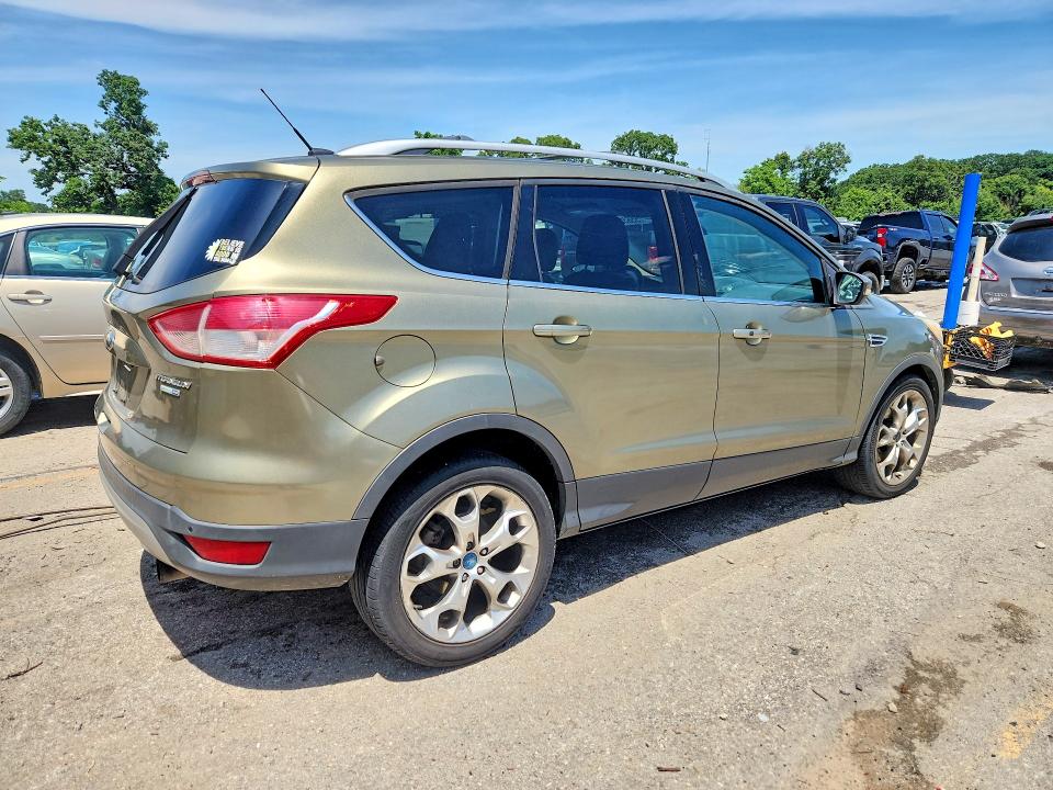 Photo 3 from auction – 2013 FORD ESCAPE with VIN 1FMCU9J9XDUB90578