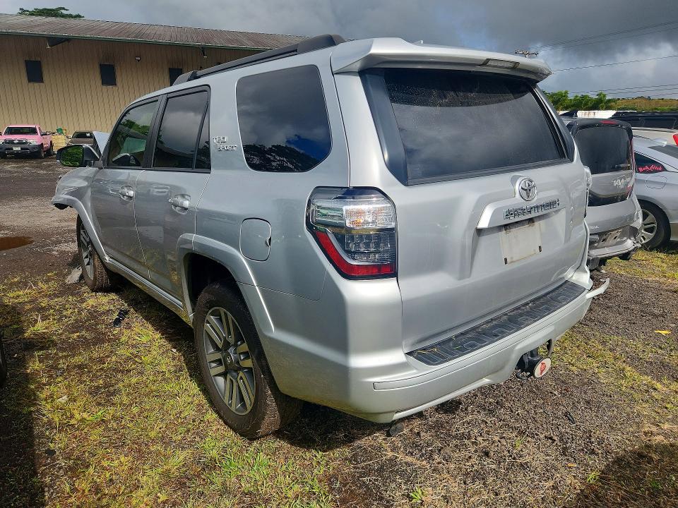 Photo 2 from auction – 2022 TOYOTA 4RUNNER with VIN JTESU5JR2N5973846