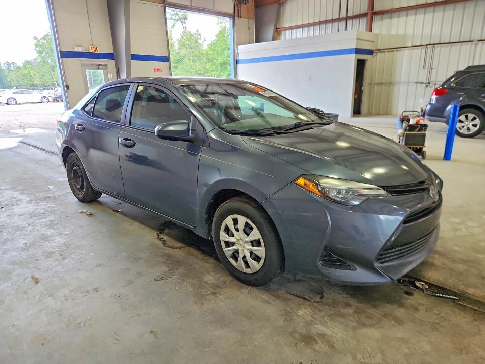 Photo 4 from auction – 2018 TOYOTA COROLLA with VIN 5YFBURHE7JP795802