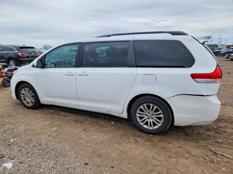 Photo 2 from auction – 2013 TOYOTA SIENNA with VIN 5TDYK3DCXDS398937