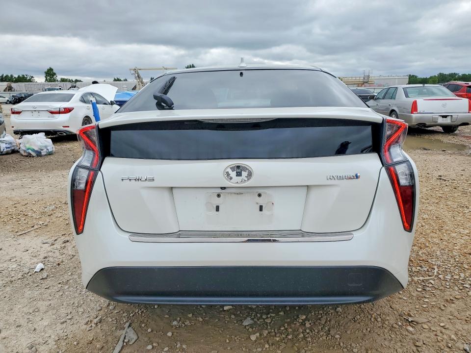 Photo 6 from auction – 2016 TOYOTA PRIUS with VIN JTDKARFU0G3511561