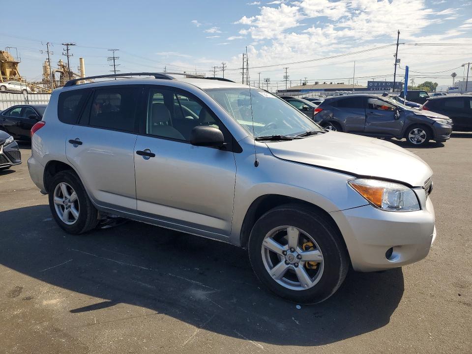 Photo 4 from auction – 2006 TOYOTA RAV4 with VIN JTMZK33V065004815