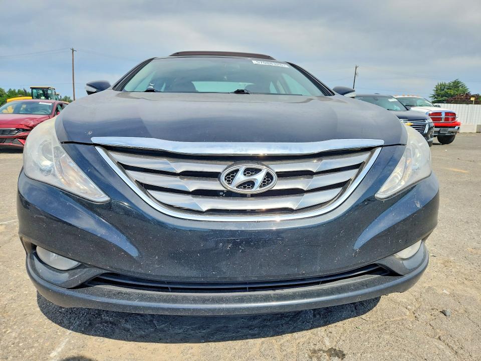Photo 5 from auction – 2011 HYUNDAI SONATA with VIN 5NPEC4AC7BH276114