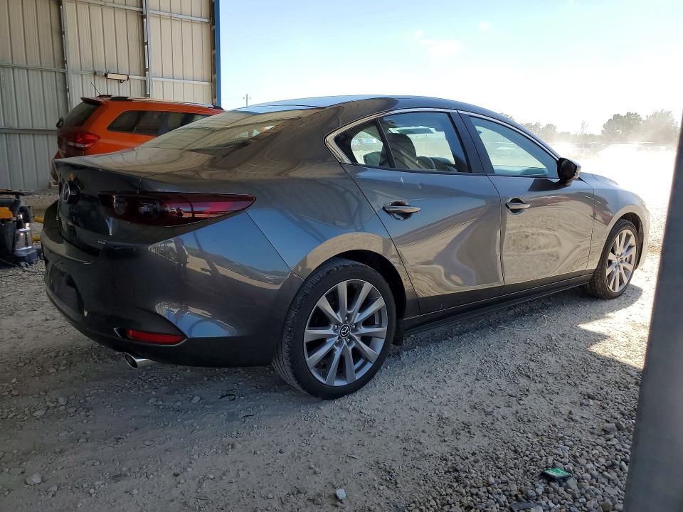 Photo 3 from auction – 2021 MAZDA 3 with VIN JM1BPABL4M1338731