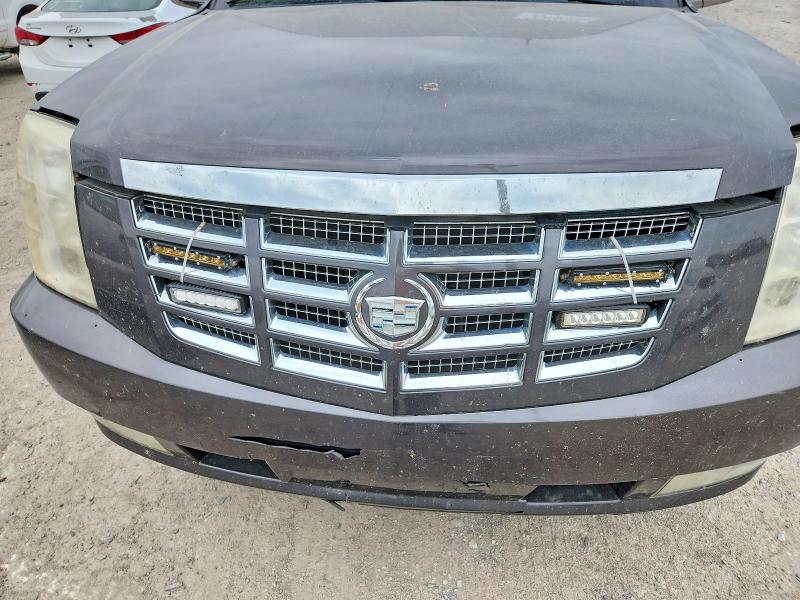 Photo 12 from auction – 2010 CADILLAC ESCALADE with VIN 1GYUKBEF0AR152615