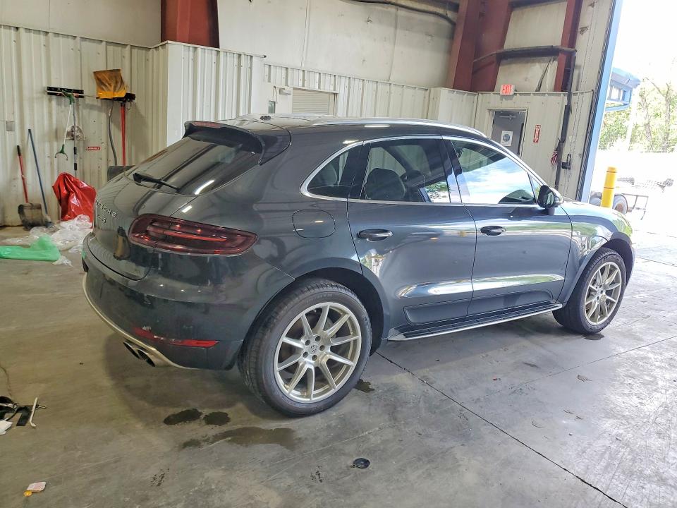 Photo 3 from auction – 2017 PORSCHE MACAN with VIN WP1AB2A54HLB20123