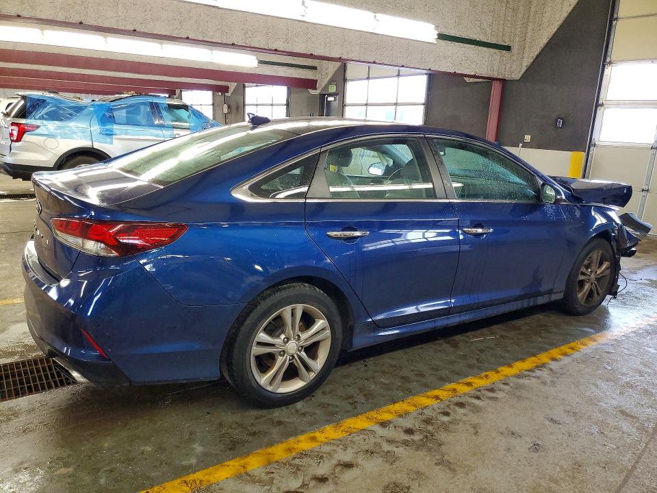 Photo 3 from auction – 2018 HYUNDAI SONATA with VIN 5NPE34AF9JH654734