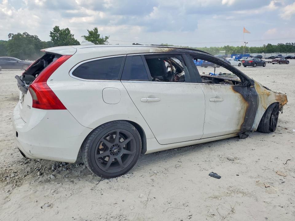 Photo 3 from auction – 2015 VOLVO V60 with VIN YV126MEB7F1200752