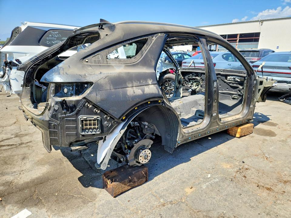 Photo 3 from auction – 2025 GENESIS GV70 with VIN KMUMADTB3SU213536