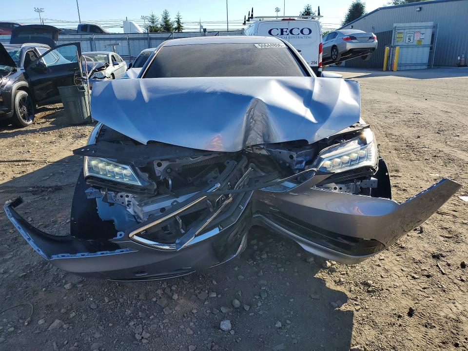 Photo 5 from auction – 2016 ACURA TLX with VIN 19UUB1F30GA003232