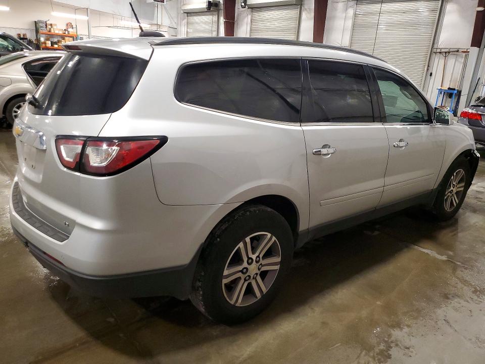 Photo 3 from auction – 2017 CHEVROLET TRAVERSE with VIN 1GNKVHKD4HJ220666