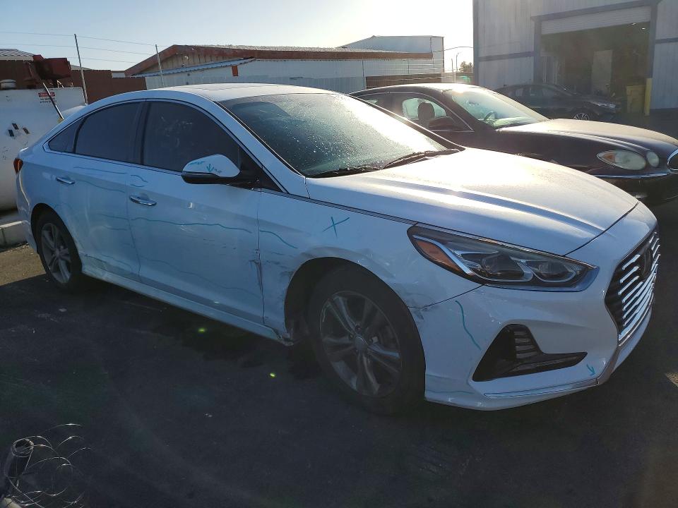 Photo 4 from auction – 2018 HYUNDAI SONATA with VIN 5NPE34AF6JH616409