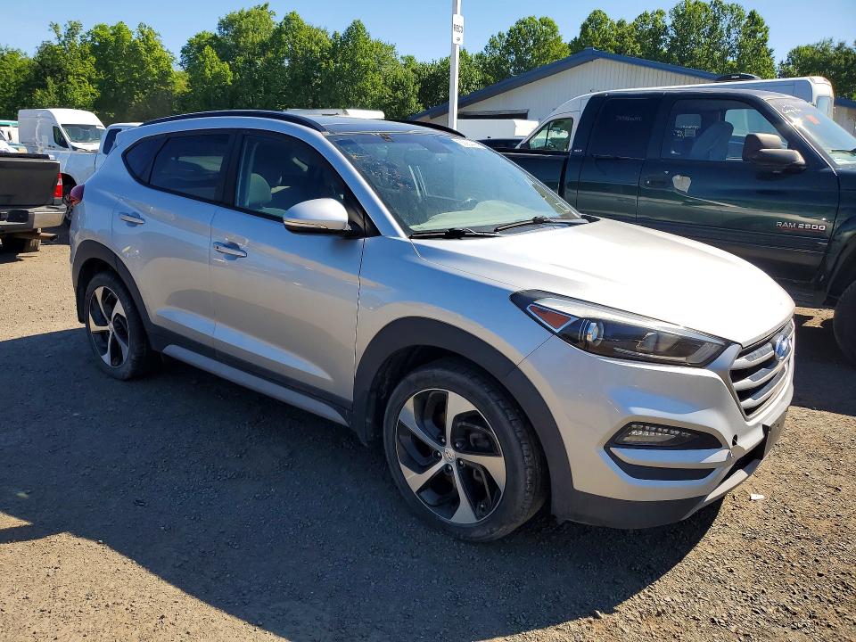 Photo 4 from auction – 2018 HYUNDAI TUCSON with VIN KM8J3CA2XJU797683