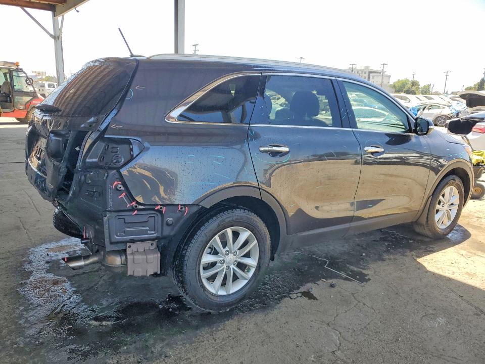 Photo 3 from auction – 2017 KIA SORENTO with VIN 5XYPG4A34HG209404