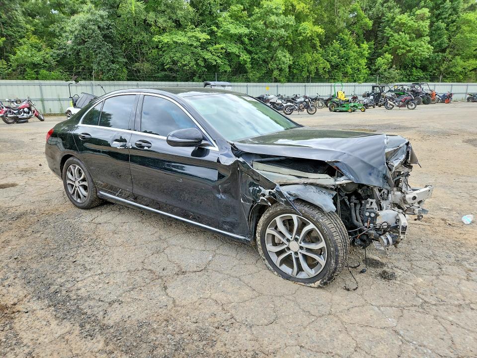 Photo 4 from auction – 2016 MERCEDES-BENZ C with VIN 55SWF4JB8GU096955