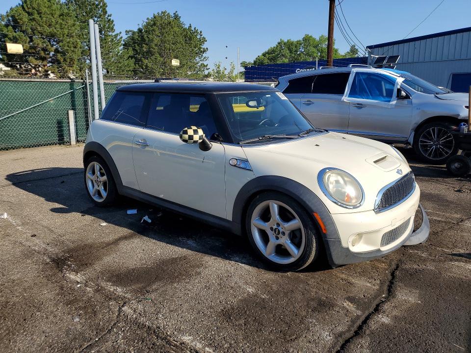 Photo 4 from auction – 2007 MINI COOPER with VIN WMWMF73597TV30151