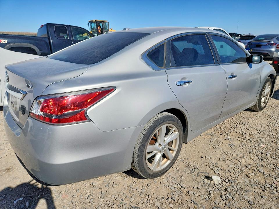 Photo 3 from auction – 2015 NISSAN ALTIMA with VIN 1N4AL3APXFC460160