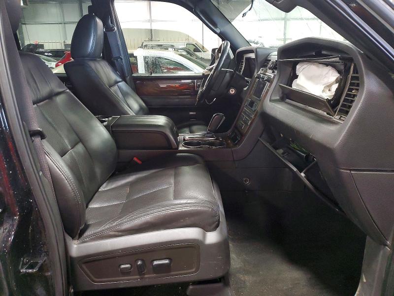 Photo 7 from auction – 2012 LINCOLN NAVIGATOR with VIN 5LMJJ2J57CEL07513
