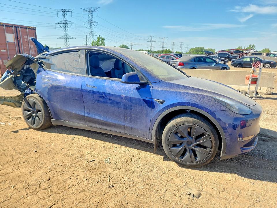 Foto 4 de la subasta – 2024 TESLA MODEL Y con VIN 7SAYGAEE4RF186393