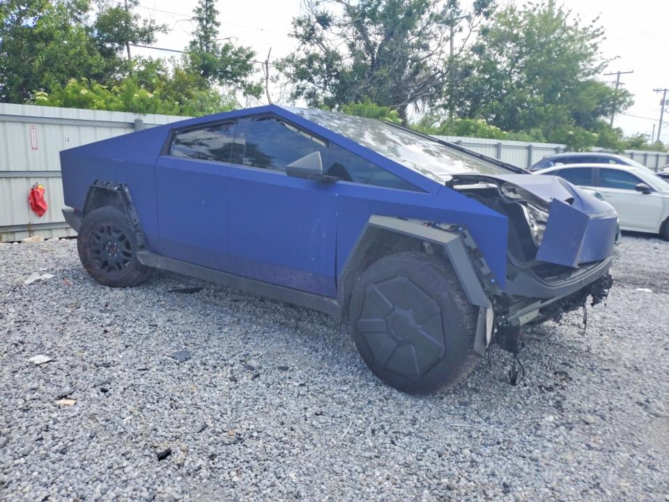 Photo 4 from auction – 2024 TESLA CYBERTRUCK with VIN 7G2CEHED8RA016934