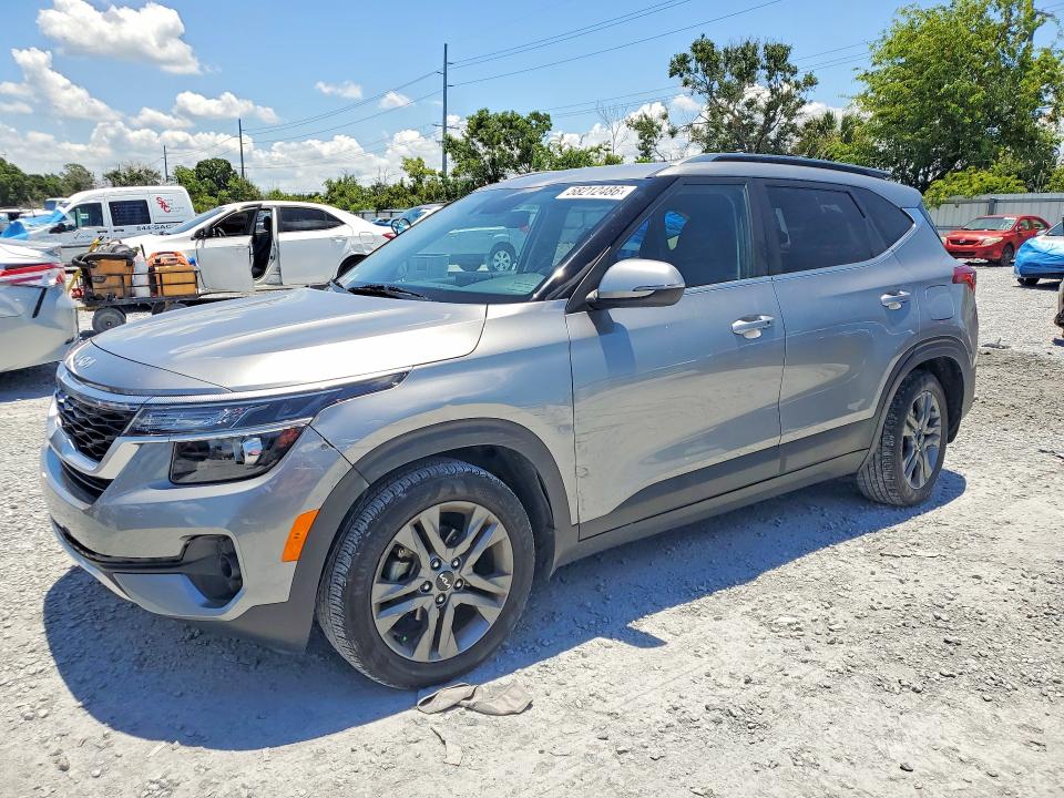 KIA SELTOS 2023 con VIN KNDEU2AA5P7428788 - Foto de la subasta