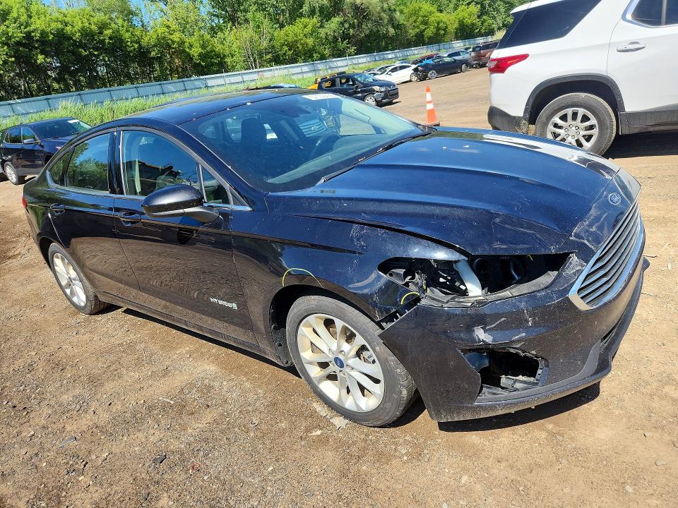 Photo 4 from auction – 2019 FORD FUSION with VIN 3FA6P0LUXKR180729