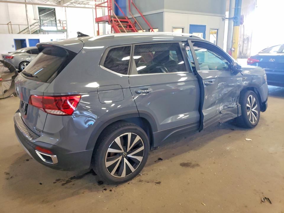 Photo 3 from auction – 2023 VOLKSWAGEN TAOS with VIN 3VVNX7B27PM320482