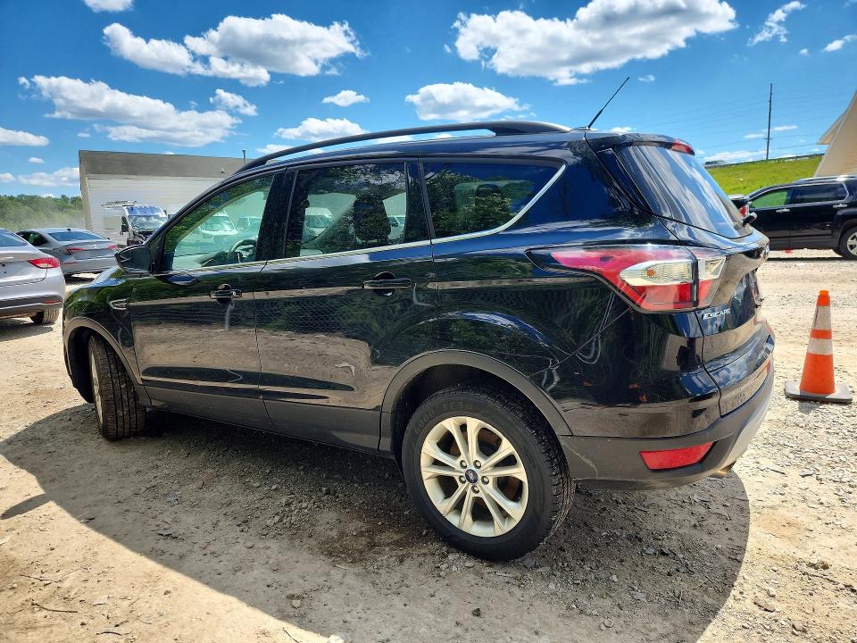 Photo 2 from auction – 2018 FORD ESCAPE with VIN 1FMCU9GD9JUC00833
