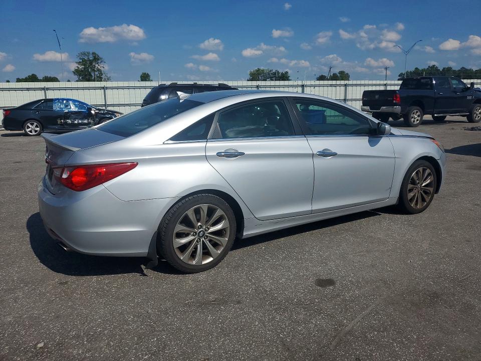Photo 3 from auction – 2012 HYUNDAI SONATA with VIN 5NPEC4AC8CH452895