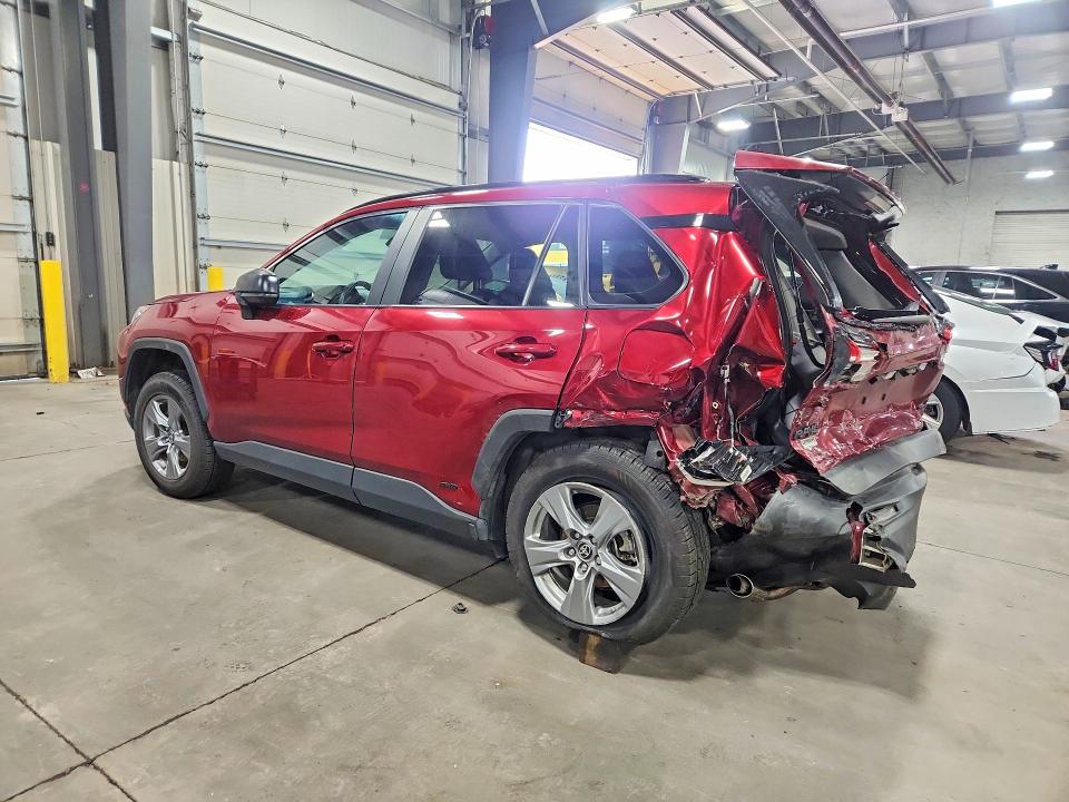 Photo 2 from auction – 2022 TOYOTA RAV4 with VIN 4T3LWRFV0NU068045