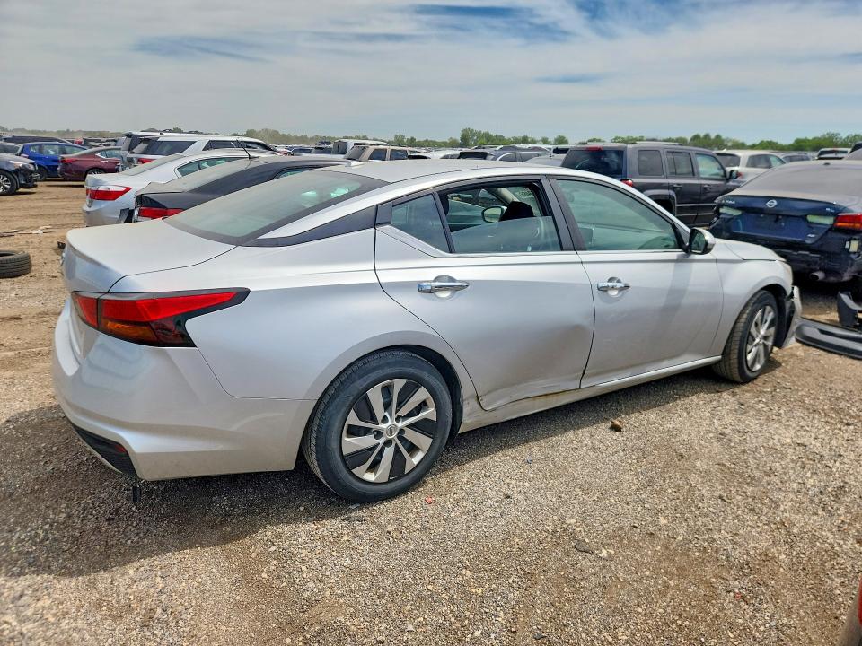 Photo 3 from auction – 2019 NISSAN ALTIMA with VIN 1N4BL4BV9KC251543