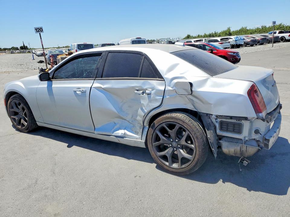 Фото 2 с аукциона – 2021 CHRYSLER 300 с VIN 2C3CCABG4MH589158